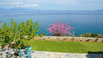 Apartment | 2 bedrooms, desk