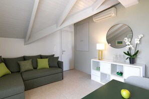 Smart TV - Domus City Apartment (Kefalonia)
