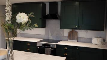 KylskÄp, mikrovÄgsugn, ugn och spishÀll