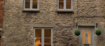 Cosy Central Townhouse in Woodstock