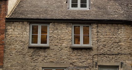 Cosy Central Townhouse in Woodstock