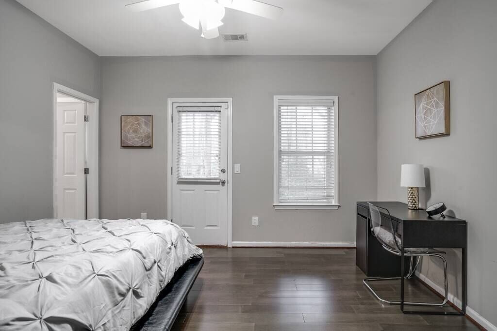 1 makuuhuone, työpöytä, silitysrauta/-lauta, Wi-Fi