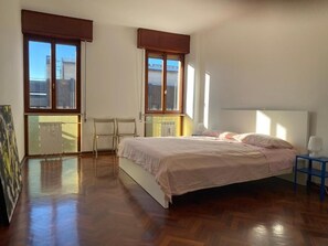 2 camere, ferro/asse da stiro, Wi-Fi gratuito, lenzuola