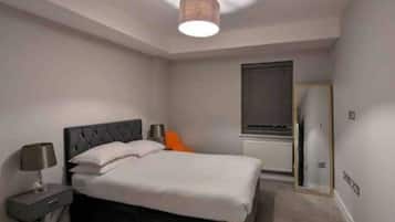 2 quartos, ferros/tábuas de passar roupa, Wi-Fi, roupa de cama