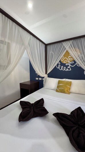 Standard Double Room, 1 Queen Bed, Bay View | Premium bedding, individually decorated, individually furnished, desk - Hotel Palacio (Puerto Princesa)