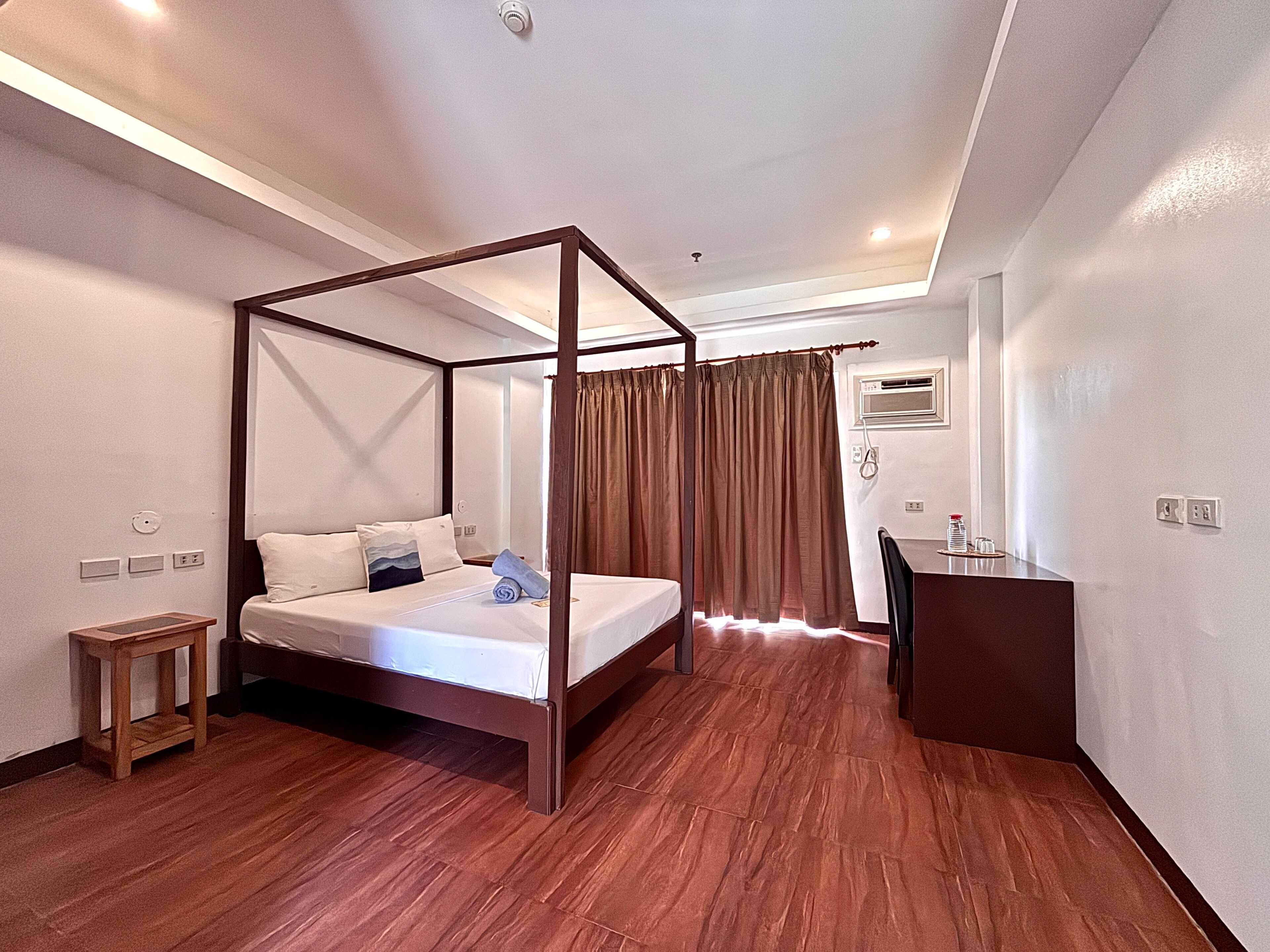 Dobbeltrom – standard, 1 queensize-seng, hageutsikt | Sengetøy av topp kvalitet, individuelt dekorert og individuelt innredet