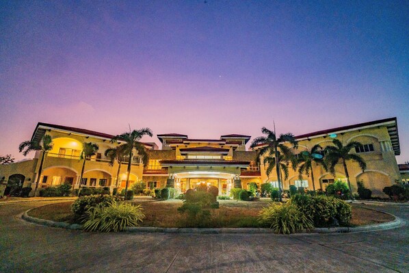 Front of property - Hotel Palacio (Puerto Princesa)