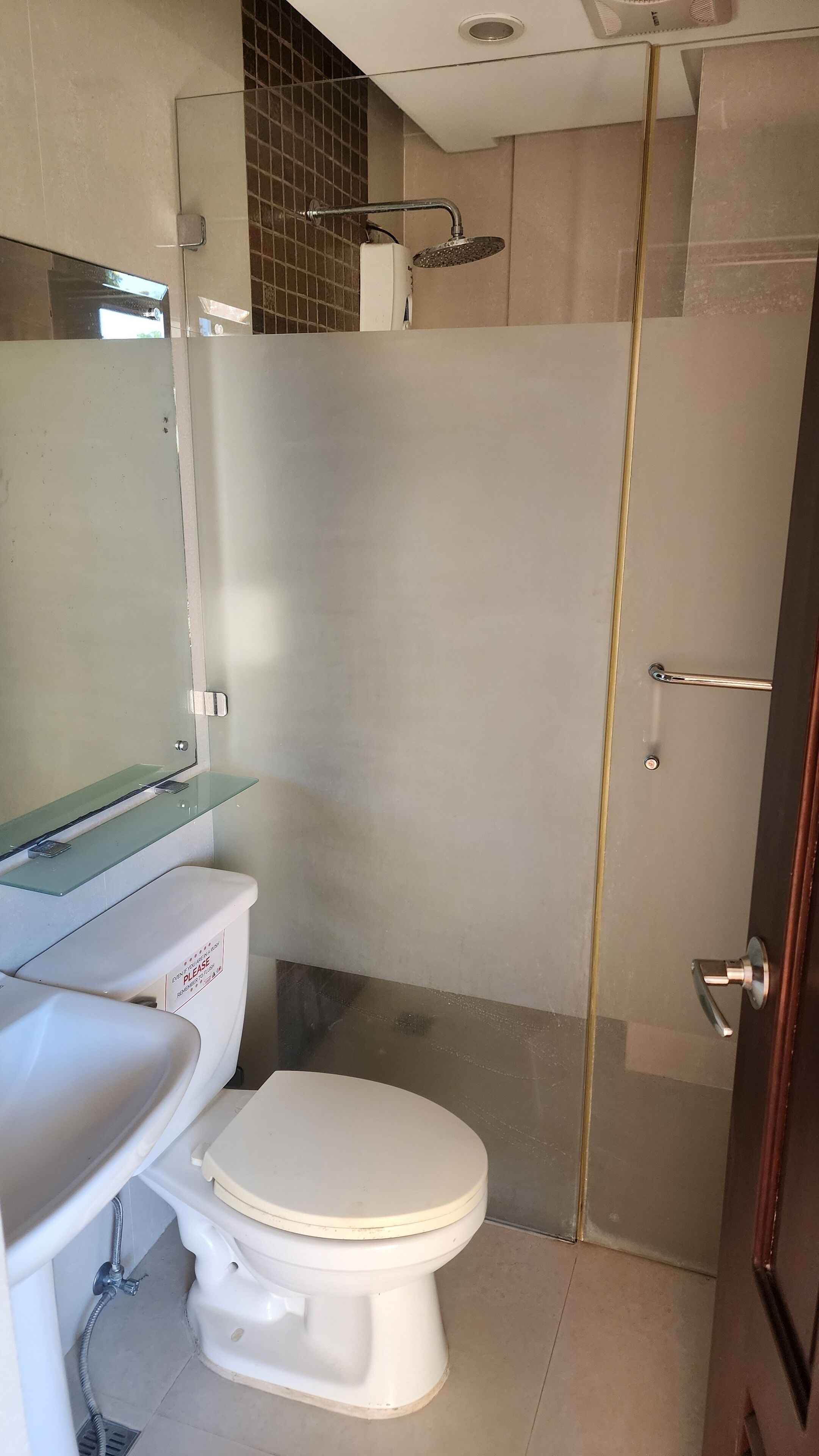 Deluxe-enkeltværelse - 1 queensize-seng - havudsigt | Badeværelse | Bruser, brusehoved med spredningseffekt, gratis toiletartikler, bidet