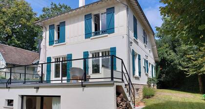 Belle Maison Familiale Proche de Paris et Versailles, 6-7 Chambres, 10-13 Pers
