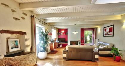 Cottage de Charme Dans un Cadre Bucolique: Forêt.monts D'arrée. Baie de Morlaix