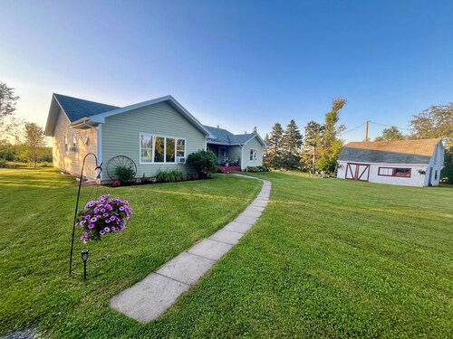 Cozy Kinross Suite located just 20 minutes from the Wood Islands Ferry Terminal