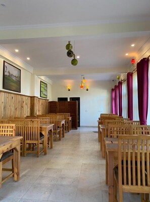 Dining - The Dharmas Resort (Ranikhet)