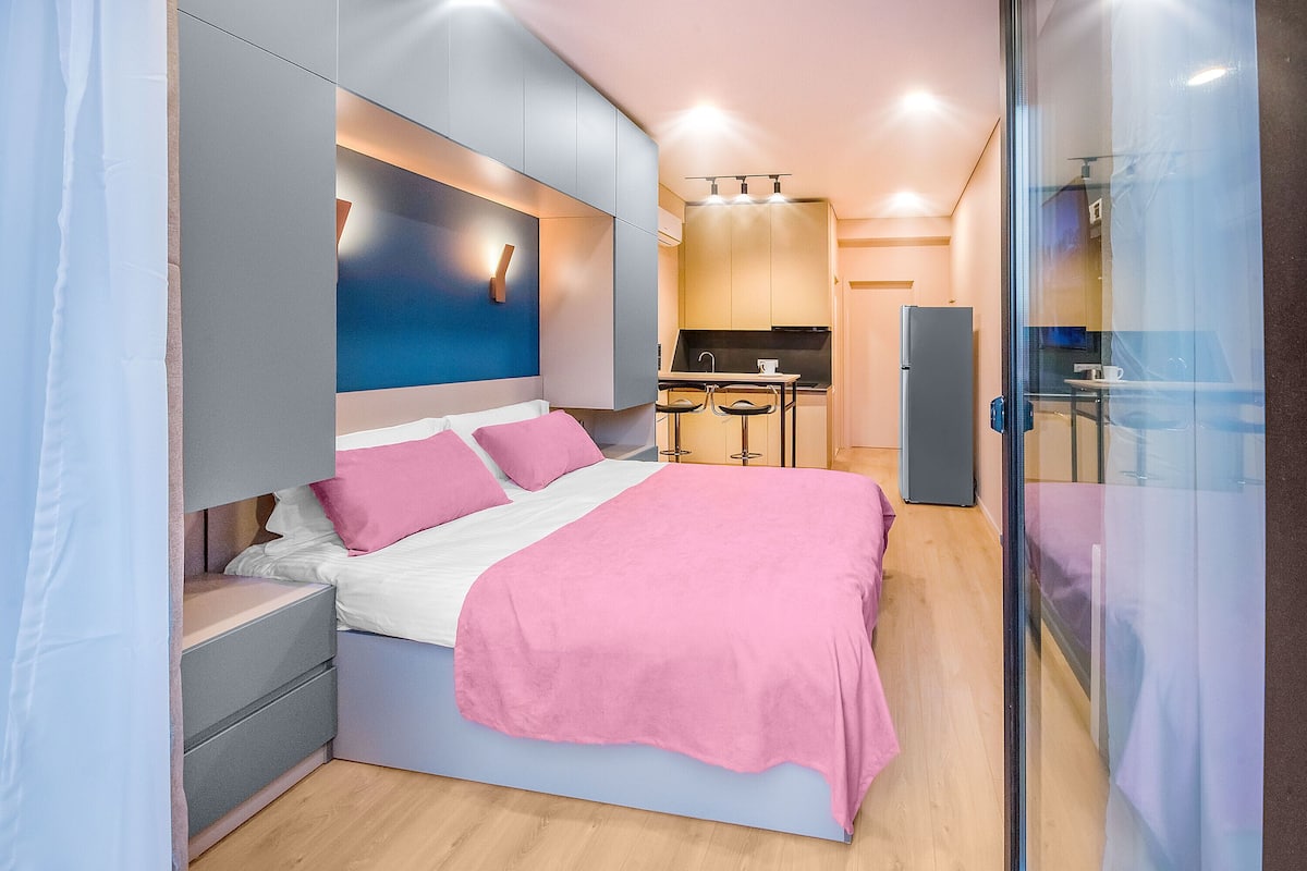 1 bedroom, blackout curtains, iron/ironing board, free WiFi