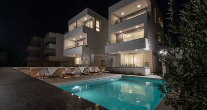 One-bedroom apartment with pool