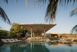Indoor pool - Exclusive House 6BR Beachfront in Puerto Escondido (Puerto Escondido)