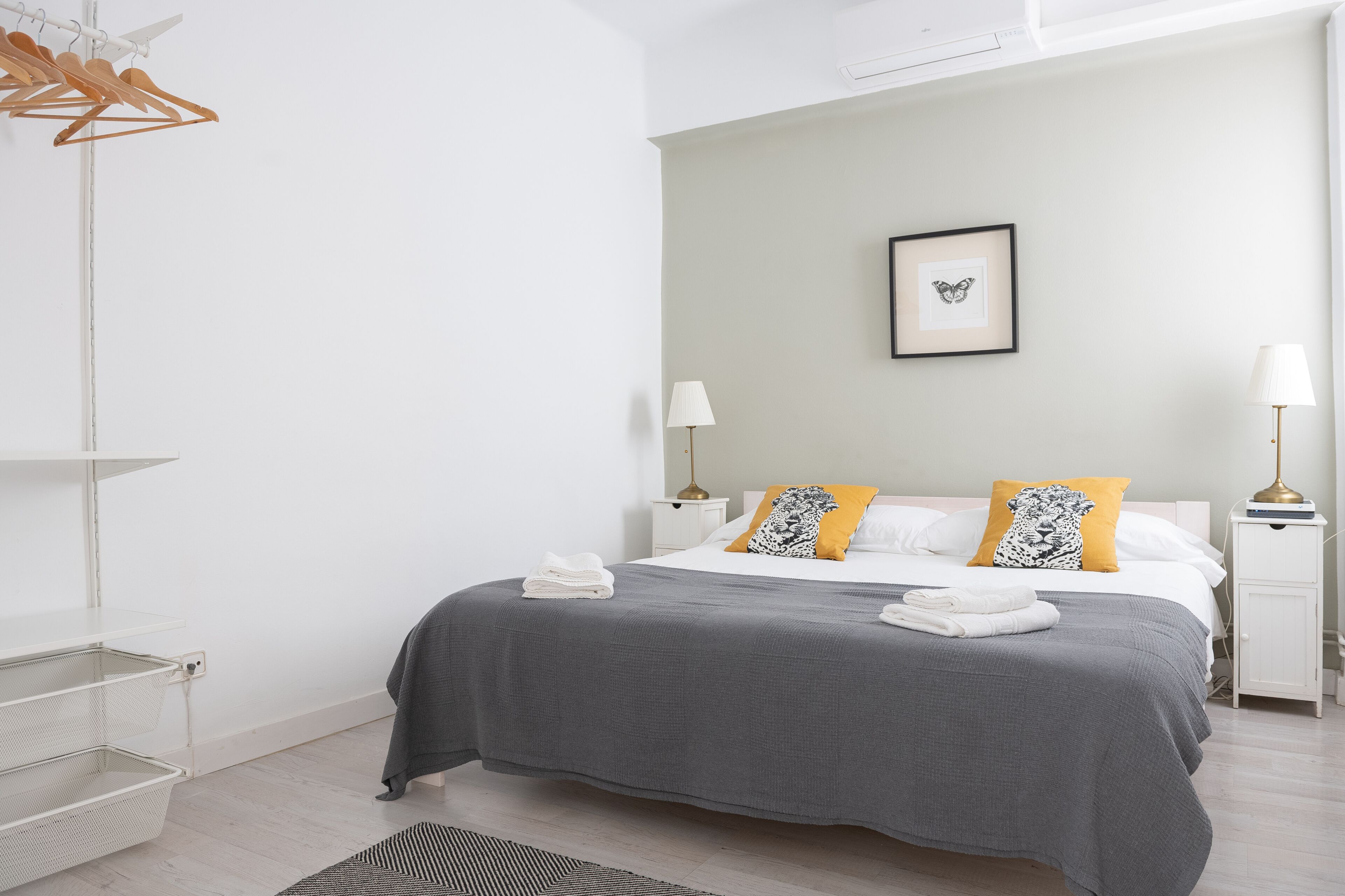 3 bedrooms, travel cot, WiFi, bed sheets