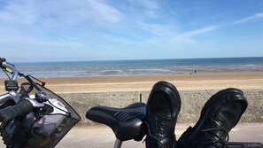 Beach nearby, sun-loungers, beach towels - Maison à 250 m de la Plage Très Calme Jardin Arboré Parking Loueur Vélos à 100 m (Cabourg)