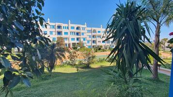 Family Apartment | 2 bedrooms, Egyptian cotton sheets, premium bedding, down comforters