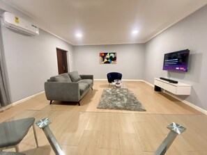 Smart-tv, stereoanlæg