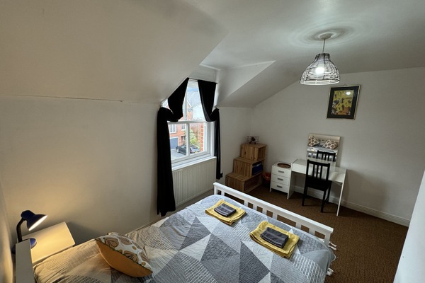Second bedroom