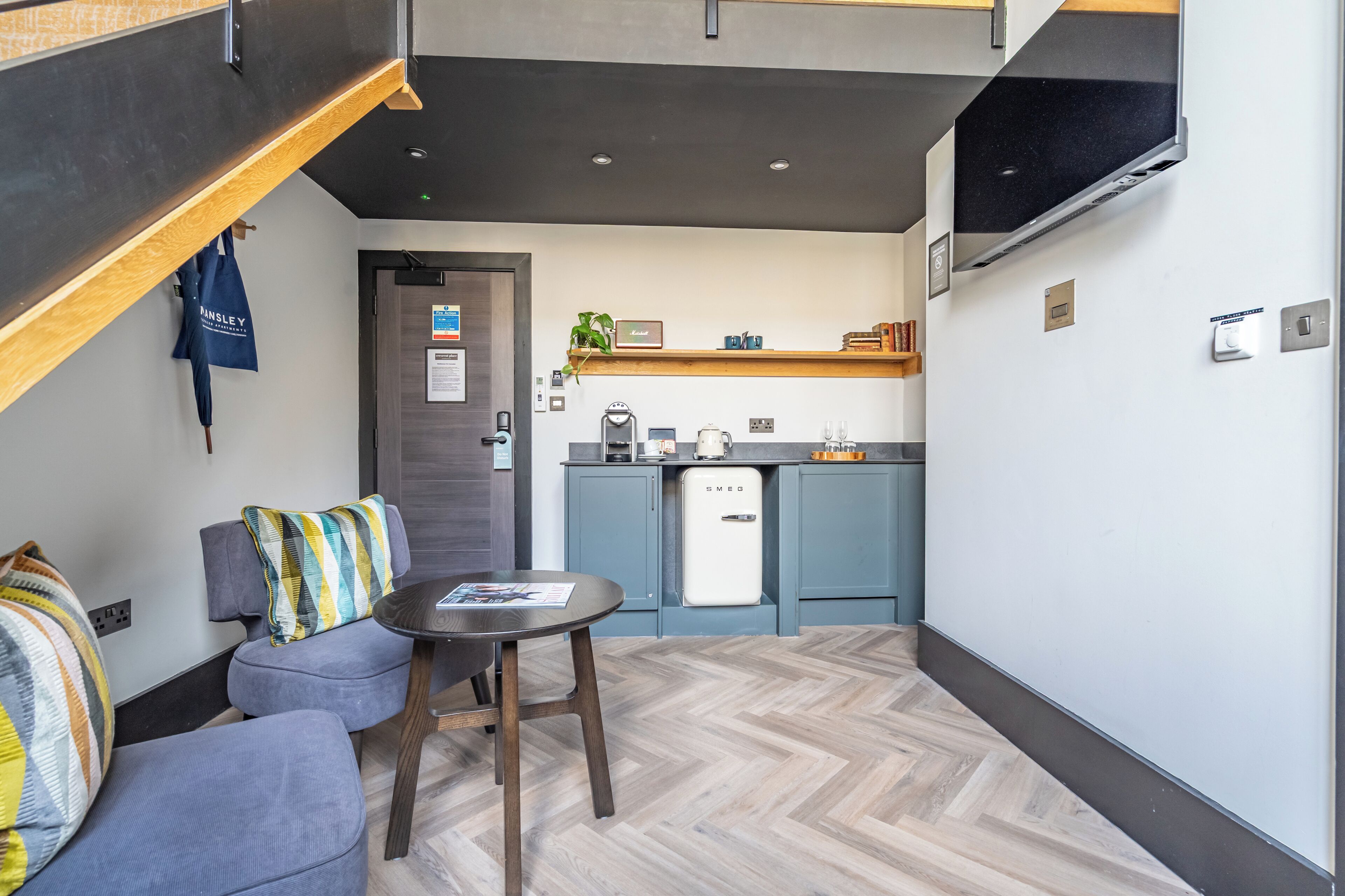 Luxury Double Room, 1 Queen Bed, Non Smoking | In-room safe, individually decorated, individually furnished, desk