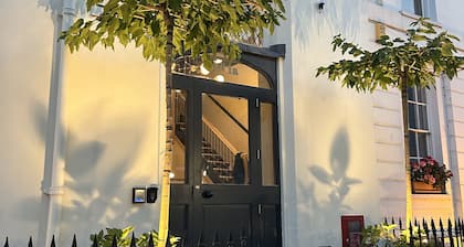 Crescent Place by Mansley