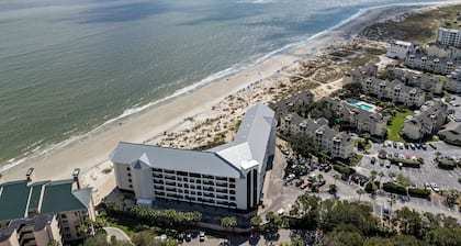 Oceanfront Condo in Wild Dunes! Community Pool! Great View Looking at Ocean!