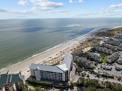 Oceanfront Condo in Wild Dunes! Community Pool! Great View Looking at Ocean!