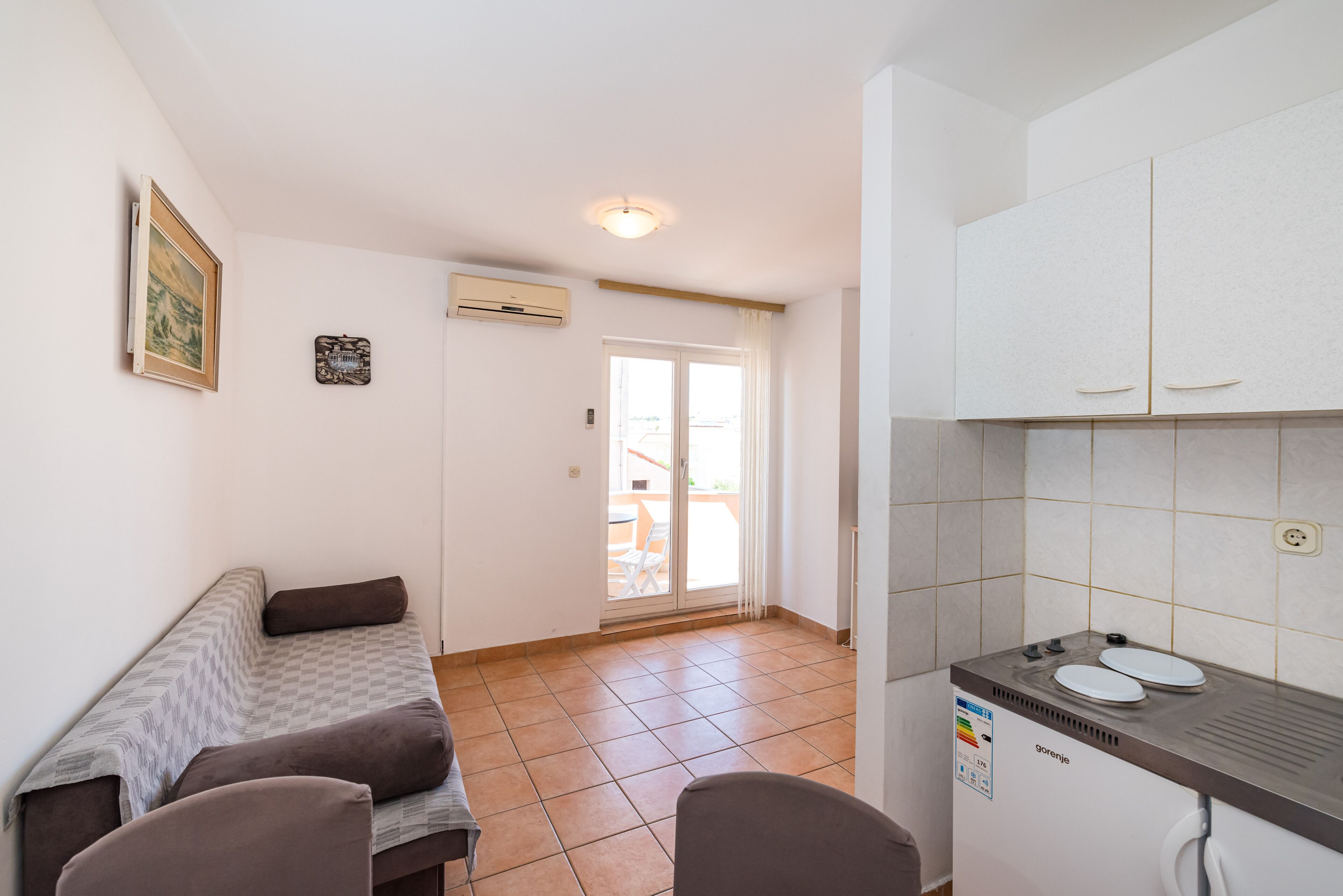 Apartment, 1 Bedroom, Balcony, City View | Interior