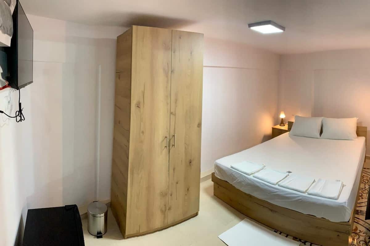 1st Basic double room | Wi-fi percuma, cadar katil