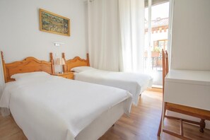 7 chambres, bureau, fer et planche à repasser, Wi-Fi