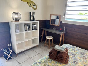 1 bedroom, iron/ironing board, travel cot, free WiFi