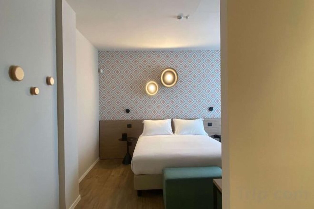 Cofres nos quartos, quartos à prova de som, Wi-Fi de cortesia