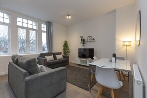 สมาร์ททีวี 32 นิ้ว พร้อมช่องดิจิตอล