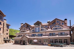 Fachada de la propiedad