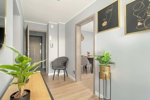 Spacious Apartment for 6 People | Parking | Close to Malta