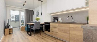 Comfortable Apartment | Balcony | Desk | Parking.