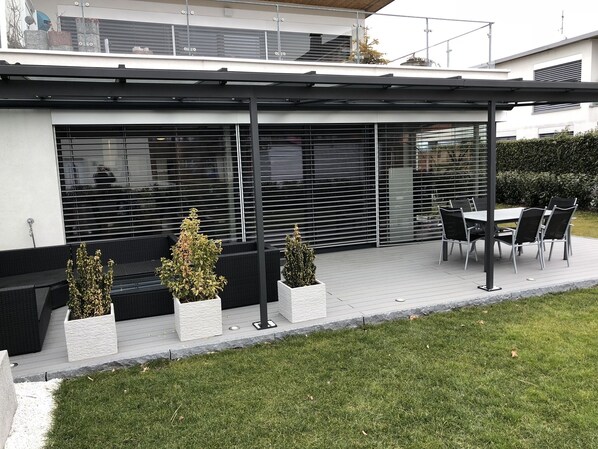 Outdoor dining - Alpine Haven Hideaway (Koblach)