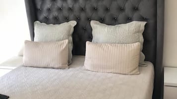 ๋ฒ ์ด์ง ์ฑ๊ธ๋ฃธ | ๊ฐ๊ฐ ๋ค๋ฅธ ์คํ์ผ์ ์ธํ
๋ฆฌ์ด, ๋ฌด๋ฃ WiFi