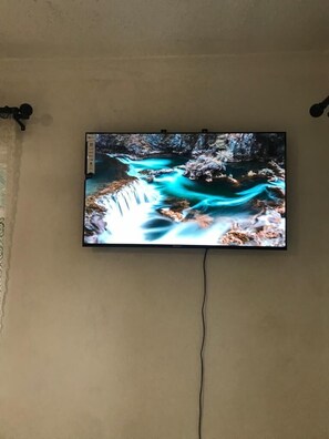 Individually decorated, free WiFi - Cosham guest house (Harare)