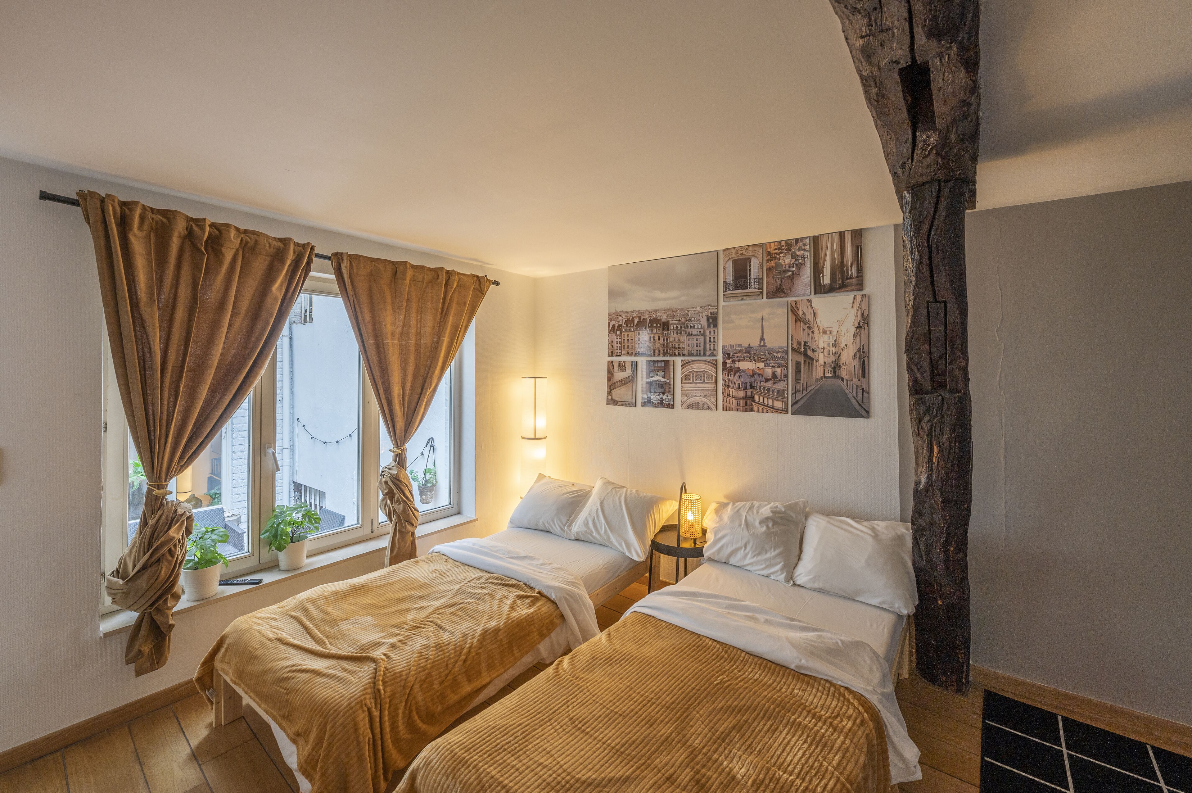 2 chambres, coffres-forts dans les chambres, bureau