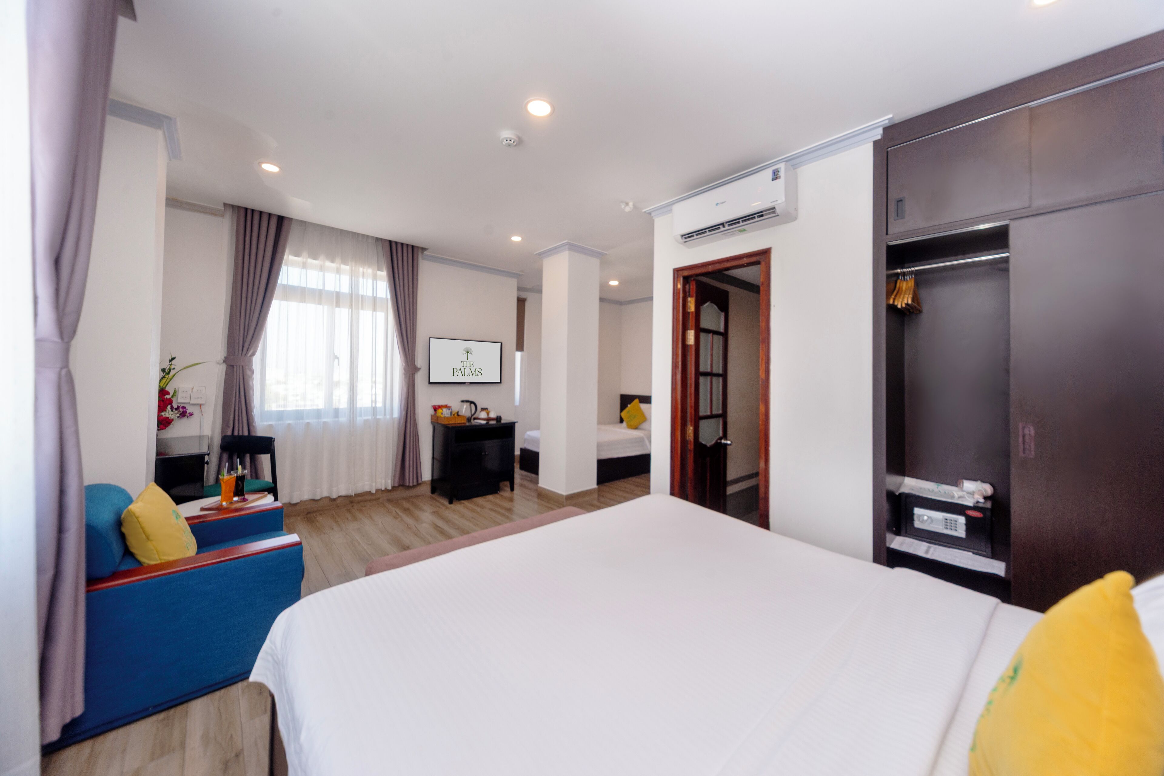 Deluxe Room with City View | Chăn bông, nệm cao su hoạt tính (memory foam), minibar 