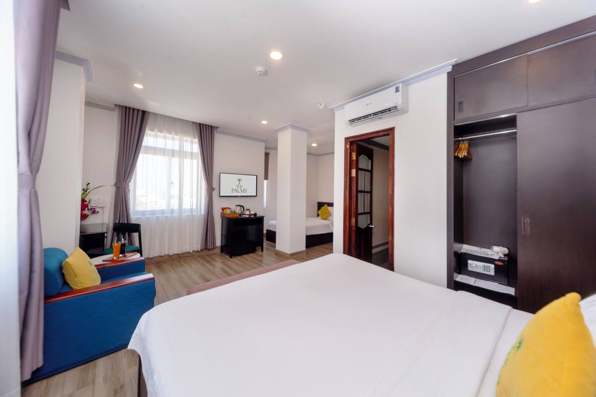 Couette en duvet d'oie, matelas mémoire de forme, minibar