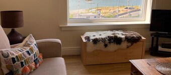 Beautiful 2 bedroom Deganwy apartment with estuary views