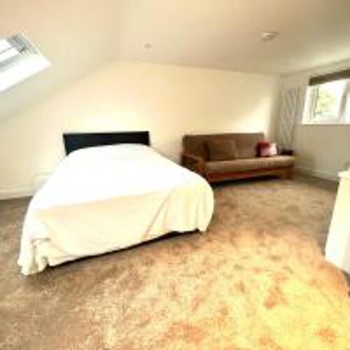 Inviting 4-bed House in Finchley London