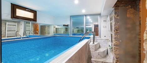 Family Villa, 3 Bedrooms, Balcony (Beautiful Villa With Private Spa) | Pool