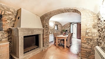 Family Villa, 3 Bedrooms, Balcony (Beautiful Villa With Private Spa) | Dining