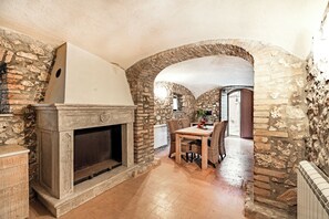 Dining - Beautiful Villa With Private Spa (Alviano)