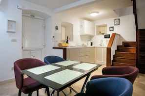 In-room dining - Luan Old Town apartment by DuHomes (Dubrovnik)