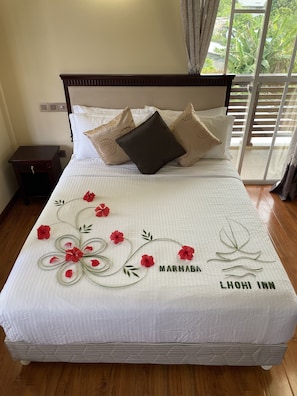 Deluxe Double Room | In-room safe, desk, laptop workspace, iron/ironing board - LHOHI INN BOUTIQUE HOTEL (Lhohi)